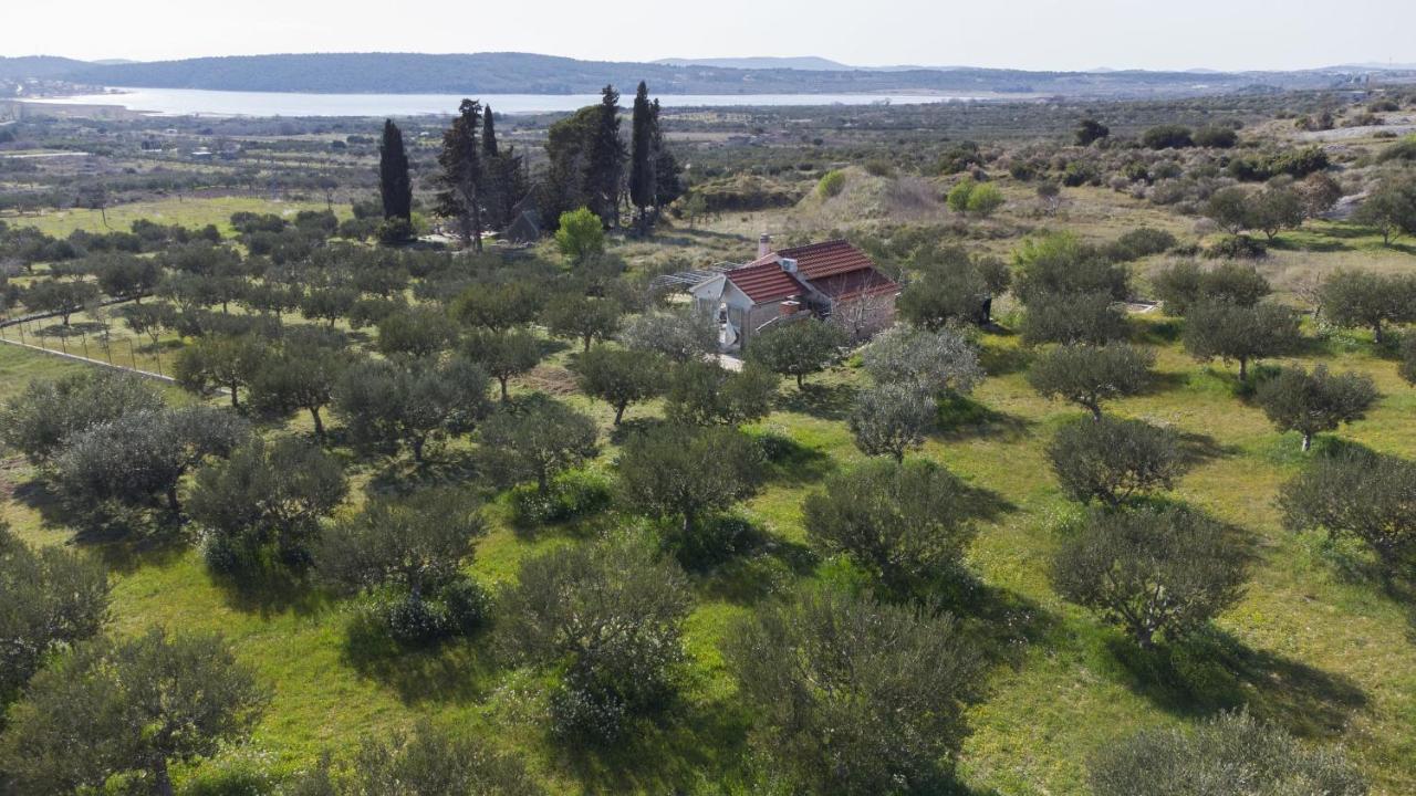 Holiday Home Olive 希贝尼克 外观 照片